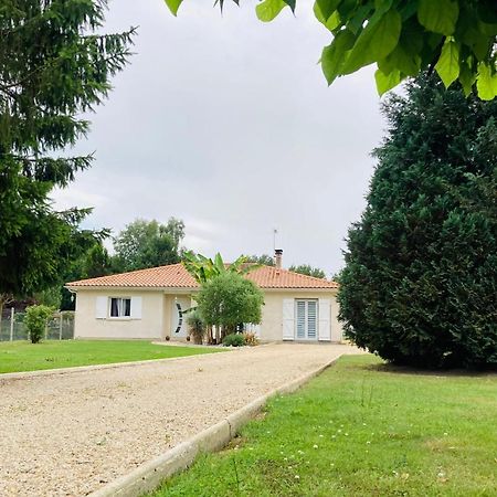 Maison Familiale Avec Jardin De 1500M2 Saint-Genes-de-Fronsac Exterior photo